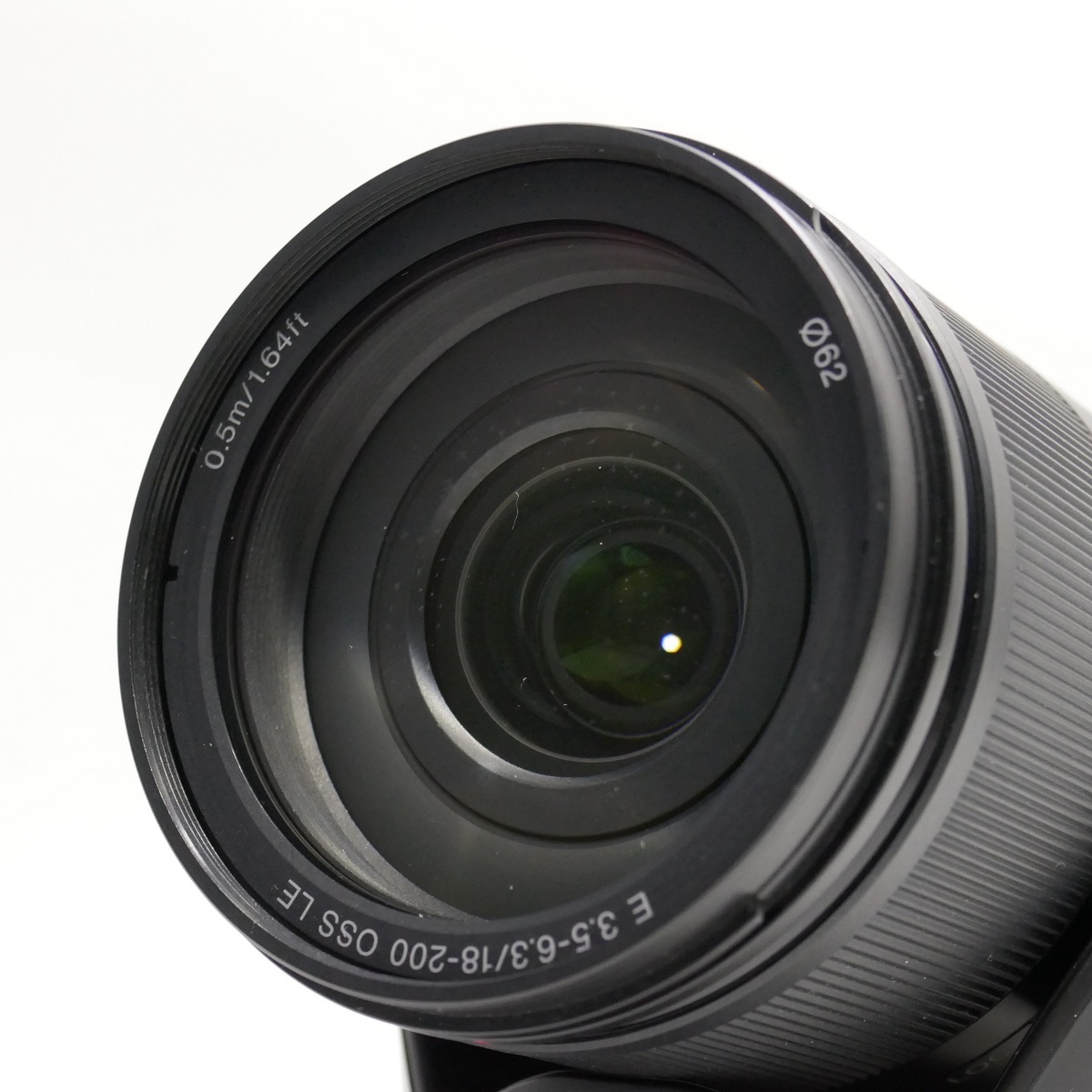 18-200mm E OSS Sony F3.5-6.3 Lens LE SONY f⁄3.5-6.3 |