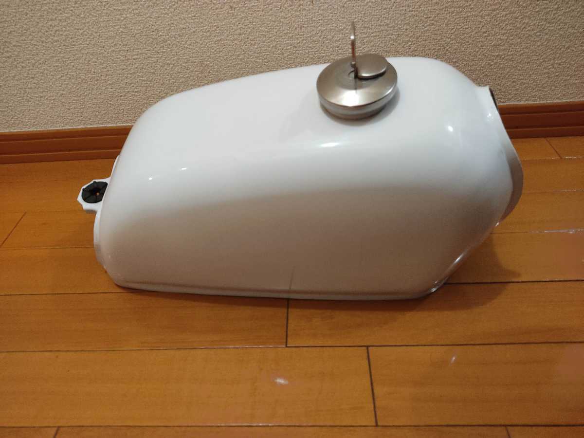 エイプ 社外タンク ホワイト 50 100 Cd90 コック タンクキャップ付属 ホンダ用 売買されたオークション情報 Yahooの商品情報をアーカイブ公開 オークファン Aucfan Com