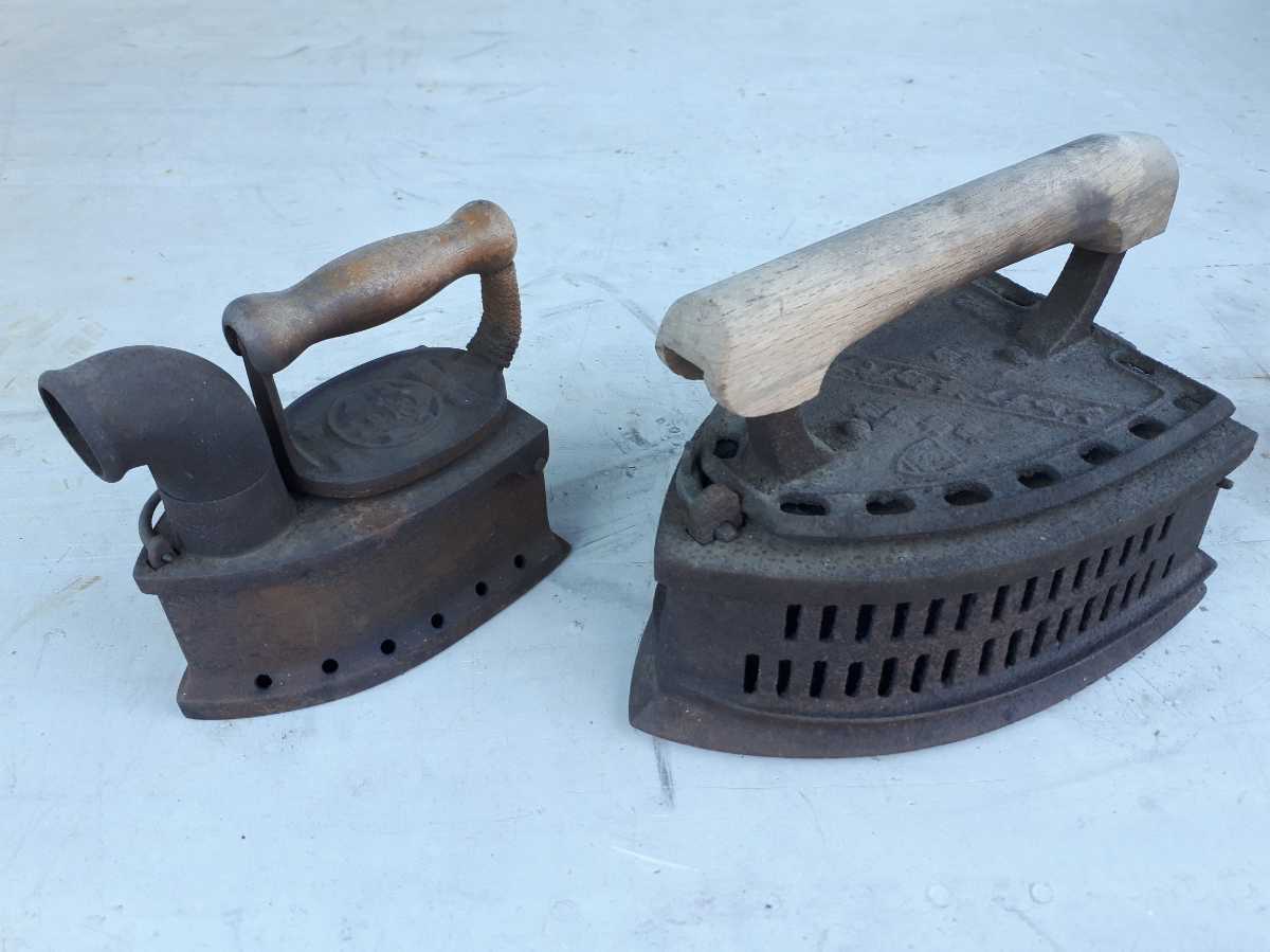 炭火アイロン アンティーク 昭和レトロ -炭アイロンの中古品・新品・未 