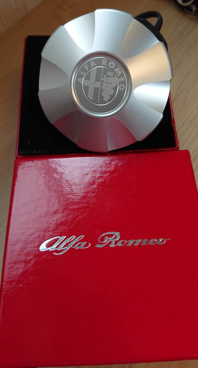 アルファロメオ Alfa Romeo 純正 アルミ アルミフューエルキャップ
