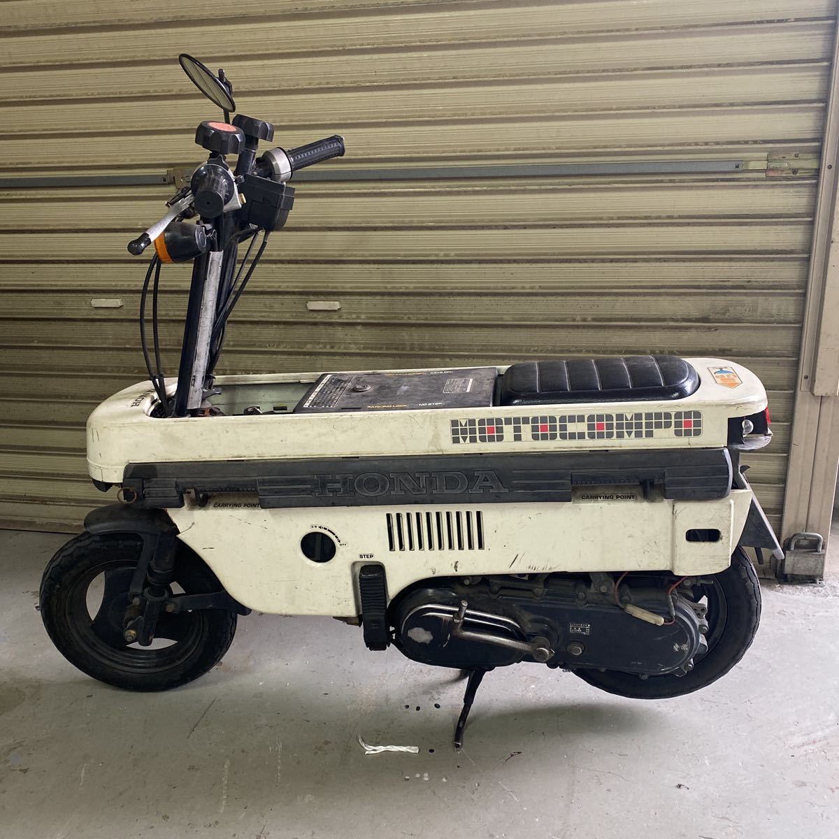Yahoo!オークション HONDA ZOOMER レストアベース 書類あり 部品取り 