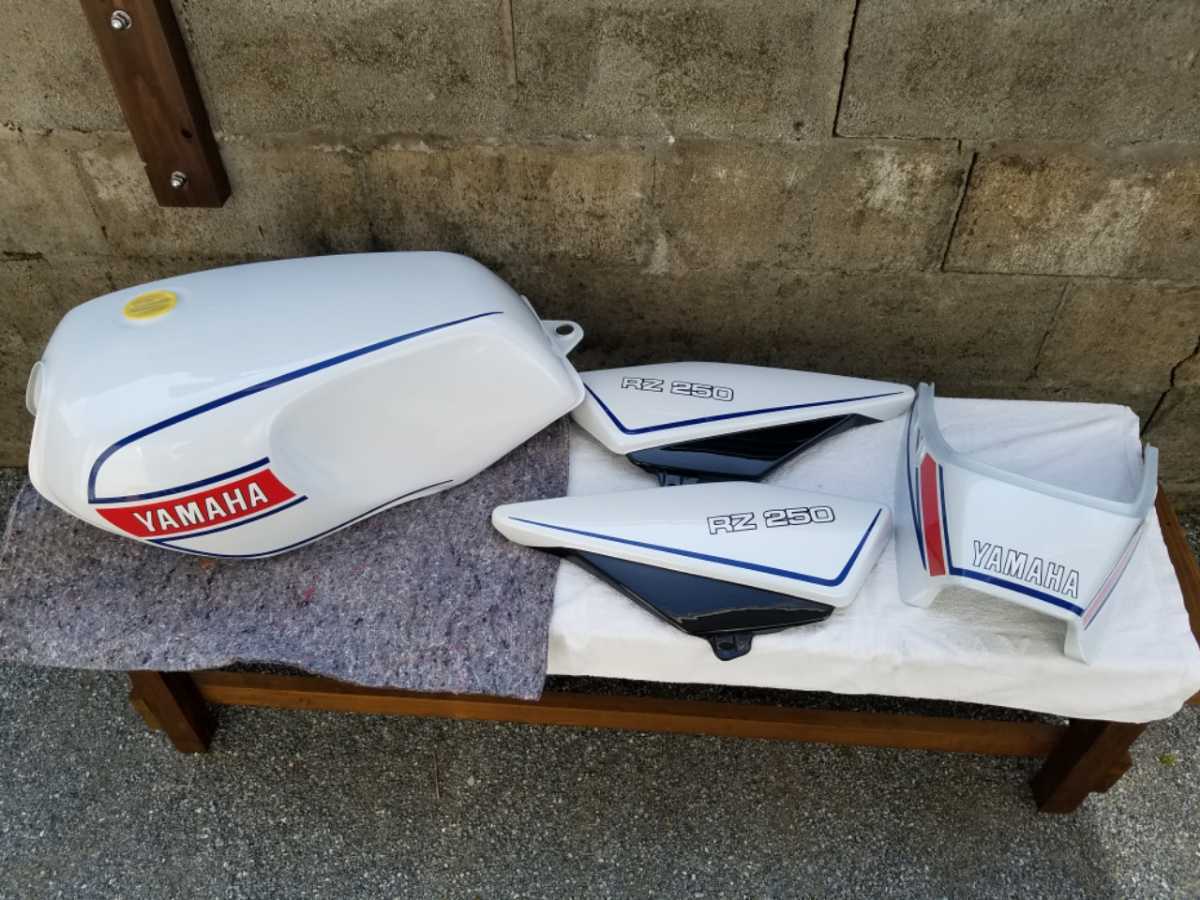 ☆YAMAHA☆ RZ250 RZ350 外装セットヤマハ YAMAHA RZ250 RZ350
