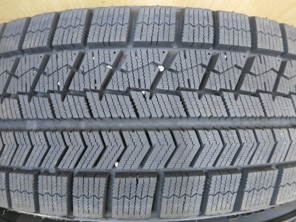 バリ溝！19年製！キレイ！9.5分以上☆スタッドレス 175/65R15