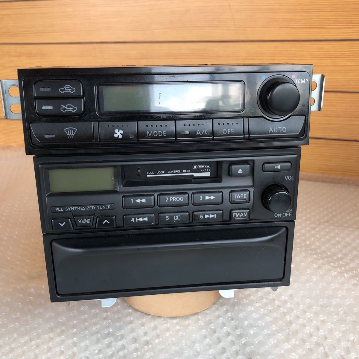 ニッサンローレル 純正オーディオ カセットデッキ エアコン スイッチ