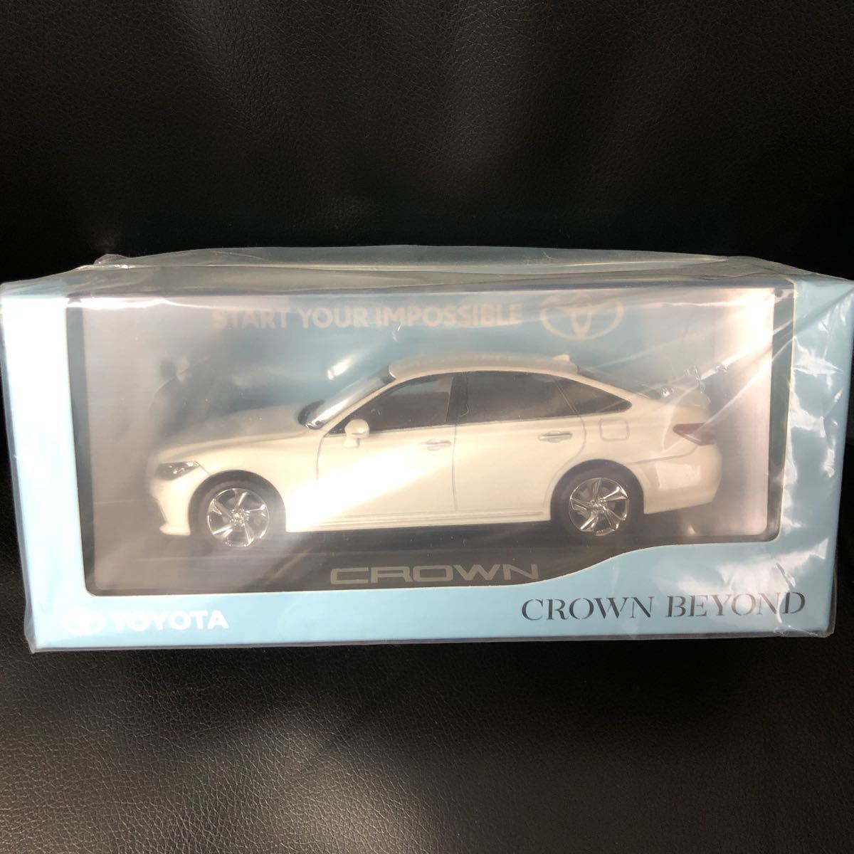 トヨタ TOYOTA クラウン RS ADVANCE ミニカー 1/30 ダイキャスト製