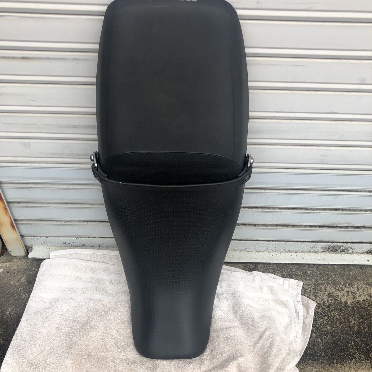 FTR223 純正シート ホンダ MC34 Seat Oversea S187-436-A1 Geniune 