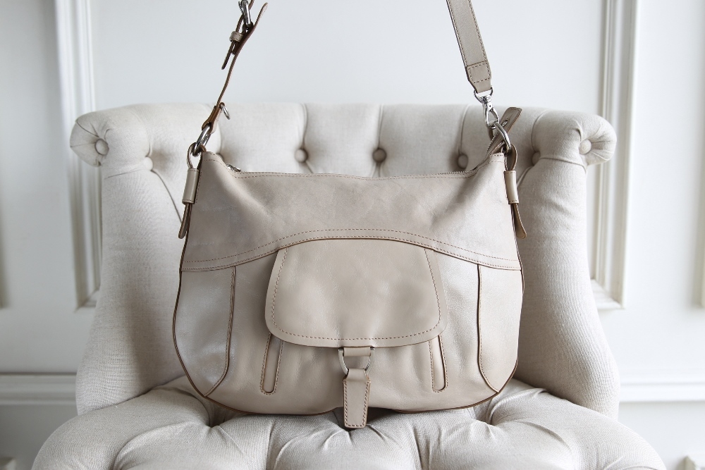 ☆新品同様☆SAZABY☆サザビー☆ショルダーバッグ☆ ひどく 