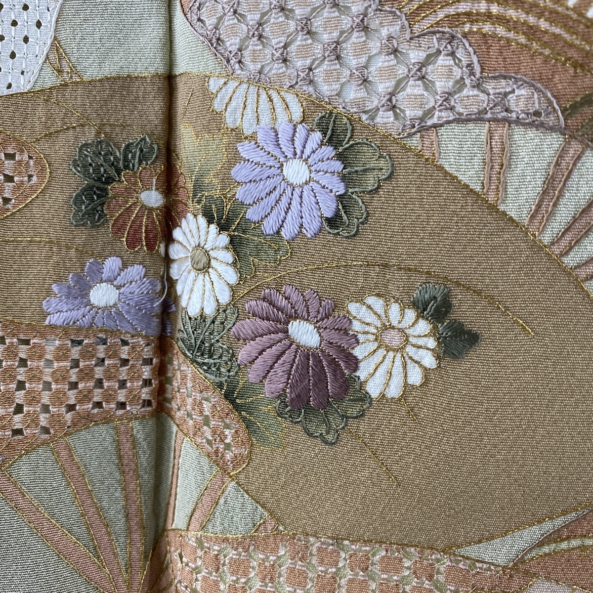 色留袖 美品 名品 一つ紋 扇 草花 汕頭刺繍 金糸 灰緑 袷 身丈161cm 裄 