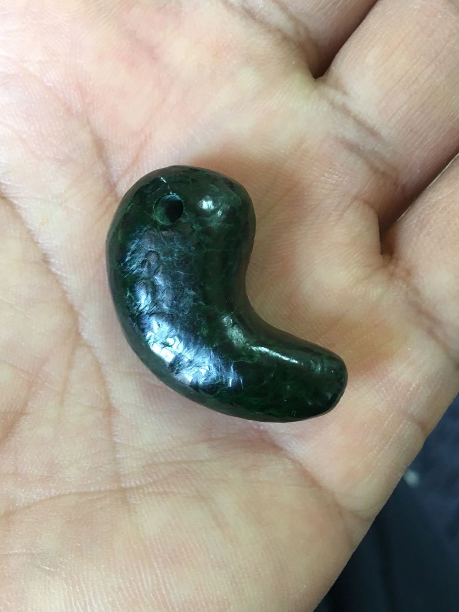 勾玉 翡翠 勾玉（糸魚川翡翠 ネックレス 価格.com - ネックレス」の