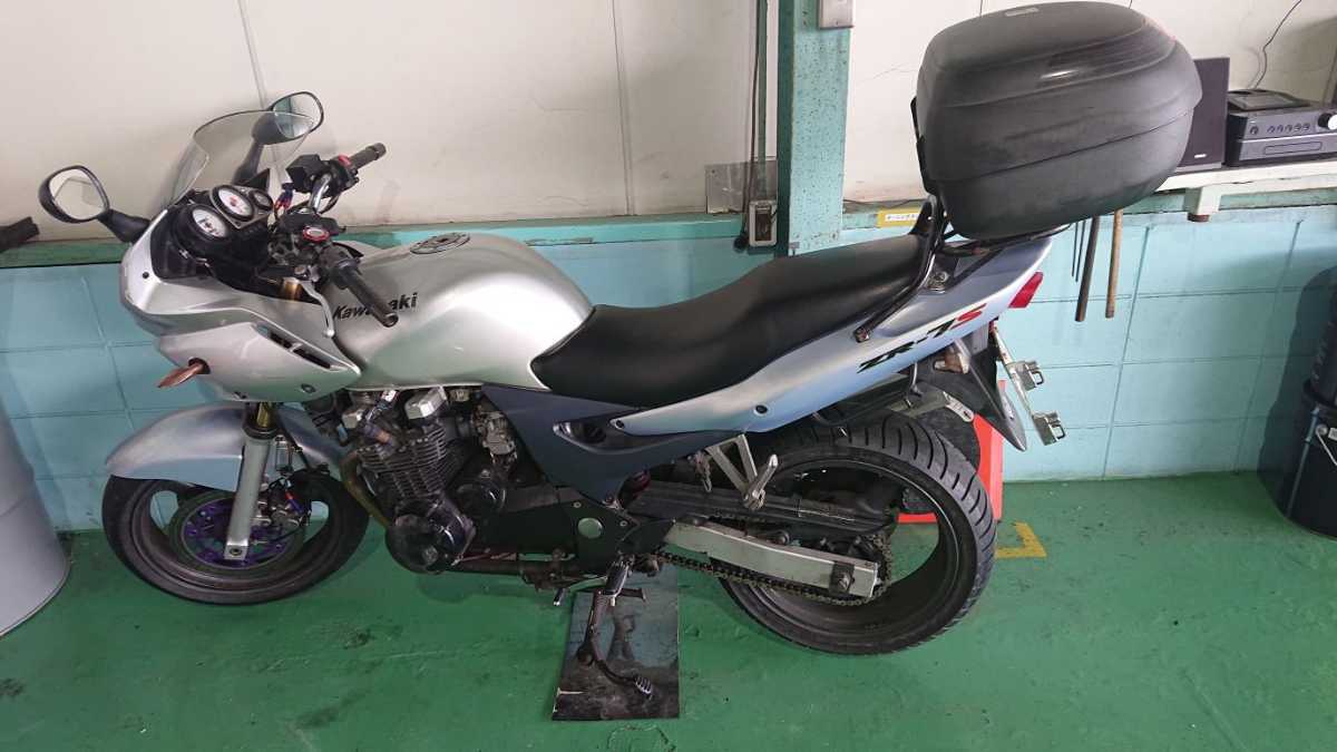 カワサキ ZR-7S