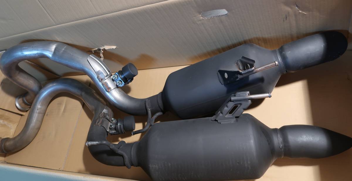 ★トヨタ　ランドクルーザー　ランクル　URJ202W　純正マフラー★【2105-2260】