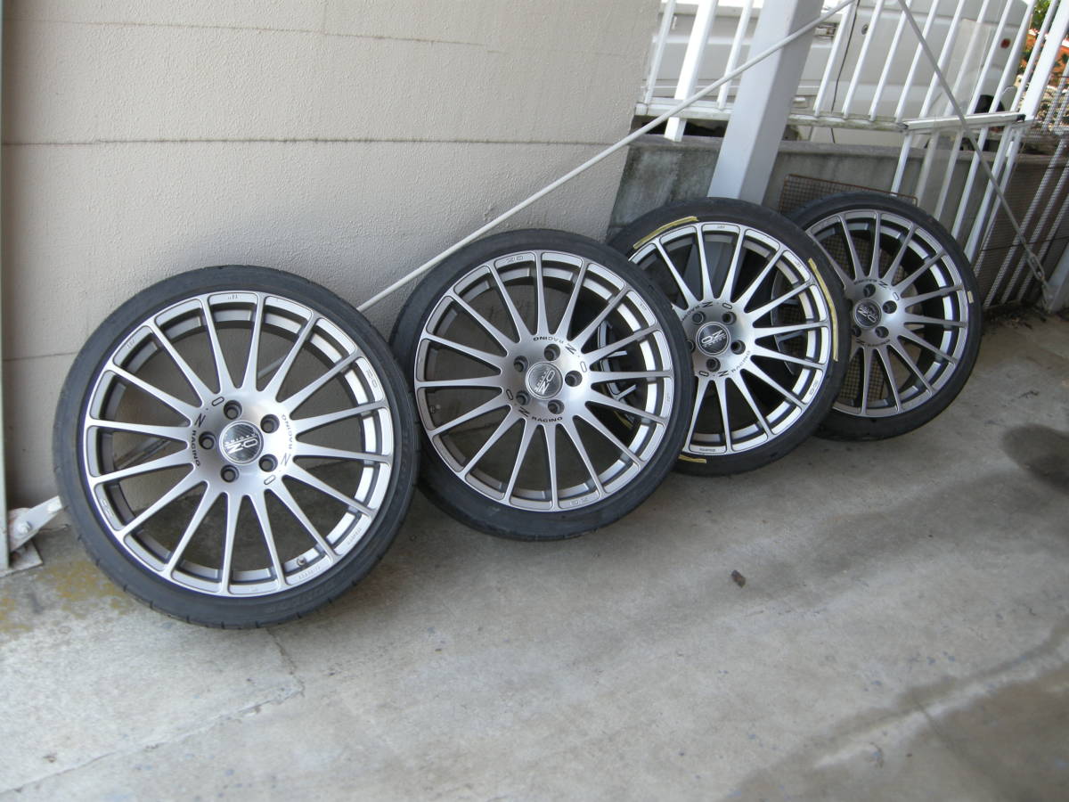 OZ RACING DANLOP タイヤ、ホイール、４本セット　２２５/35 R 19