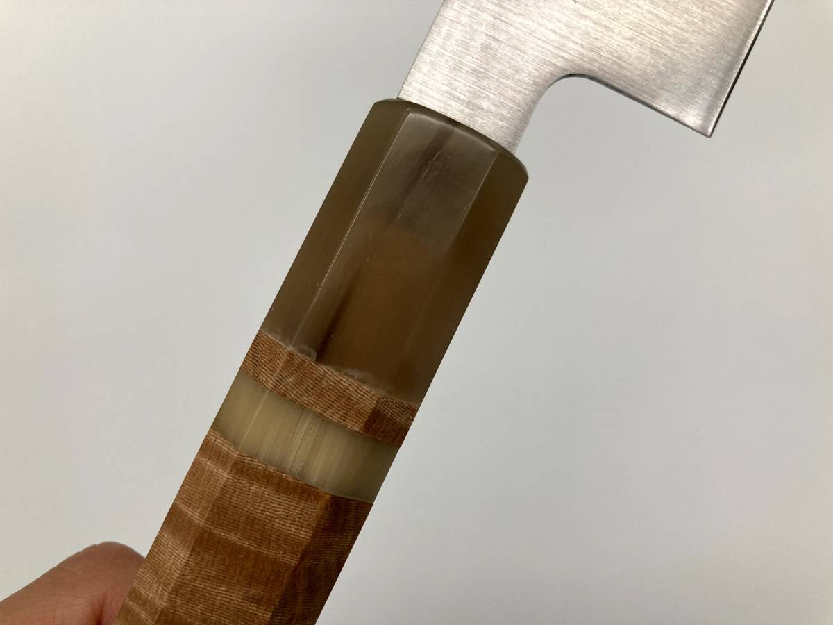 日本製ハイカーボンステンレス鋼 切りつけ型筋引き包丁9寸 270mm 栃虎