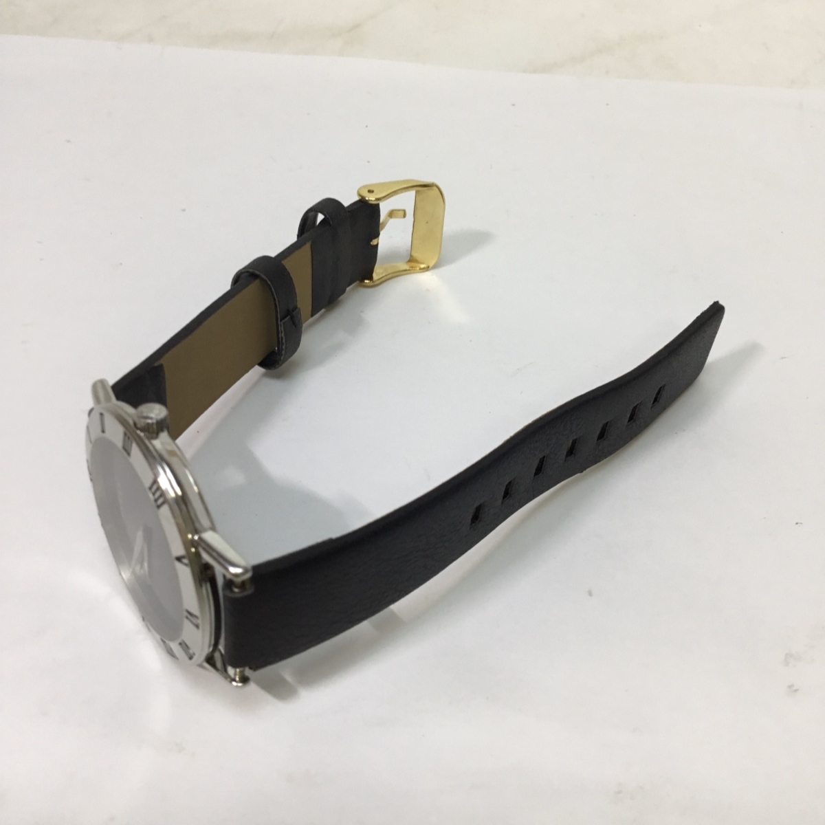 GUCCI 3000M グッチ 腕時計 メンズ クォーツ ゴールド Gucci ラウンド