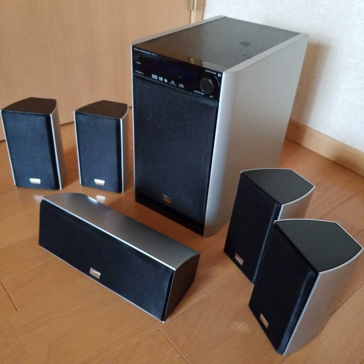 ONKYO HTX-11PAW デジタルサラウンドシステム(純正スタンド付き) Amazon.co.jp: ONKYO デジタルサラウンドシステム HTX-11 : 家電＆カメラ