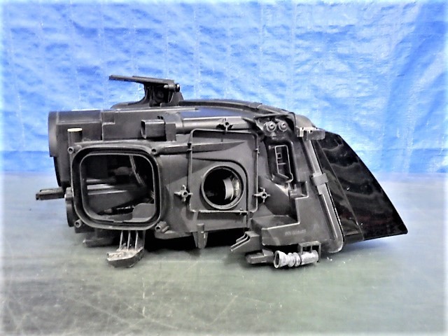 Audi アウディ A4 8K 左ヘッドライト HID 8K0 941 003 AUDI アウディ A4 B8(8K)純正OEM HIDヘッドライト左右セット ⁄ ランナ