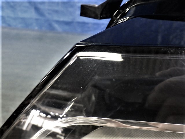 AUDI アウディ A4 B8(8K)純正OEM HIDヘッドライト左右セット ⁄ ランナ