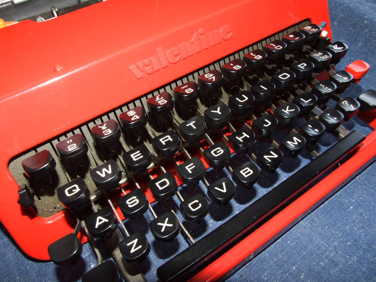 タイプライター オリベッティ Olivetti valentine Valentine