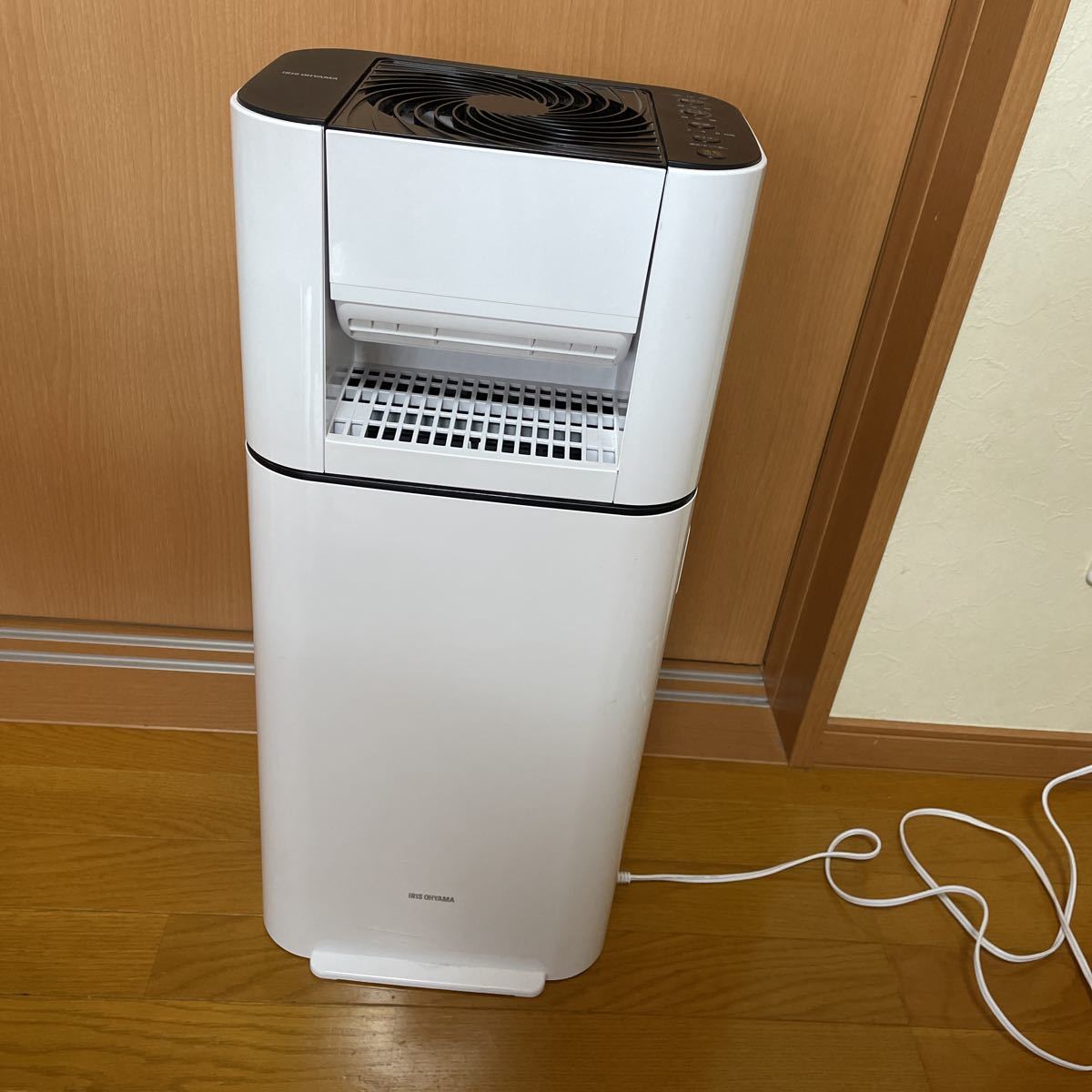 本物保証，安い アイリスオーヤマサーキュレーター アイリスオーヤマ衣類乾燥除湿機 IJD-I50-w 2019年製 品(除湿器)｜売買されたオークション情報、yahooの商品情報をアーカイブ公開 - オークファン 除湿器