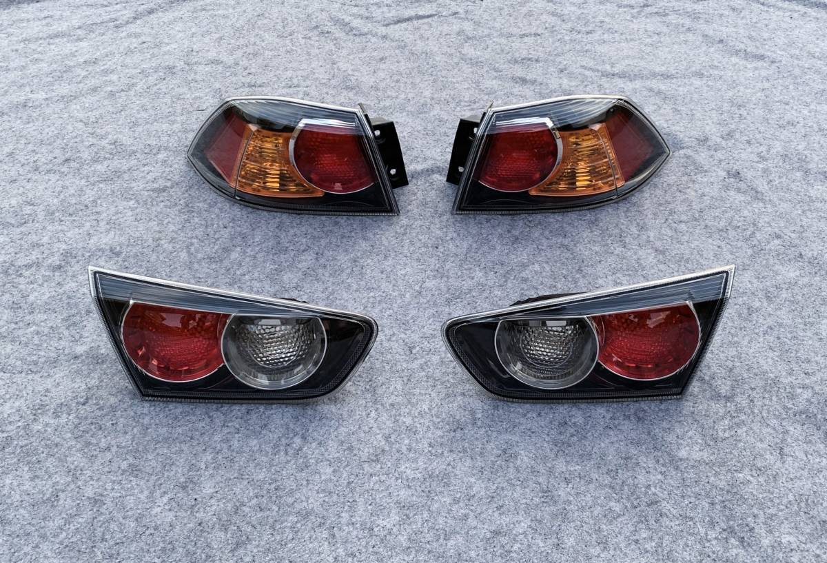 ギャランフォルティス CY4A□後期 純正 テールランプ ブラック 美中古  