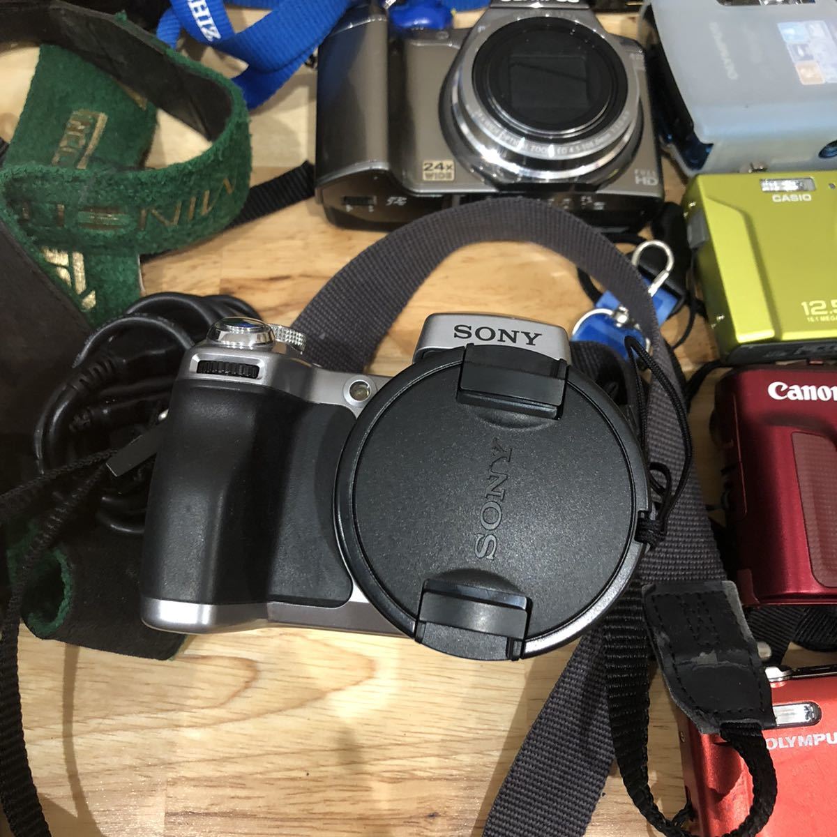 Canon オリンパス MINOLTA FUJIFILM victor sony 一眼レフ デジカメ