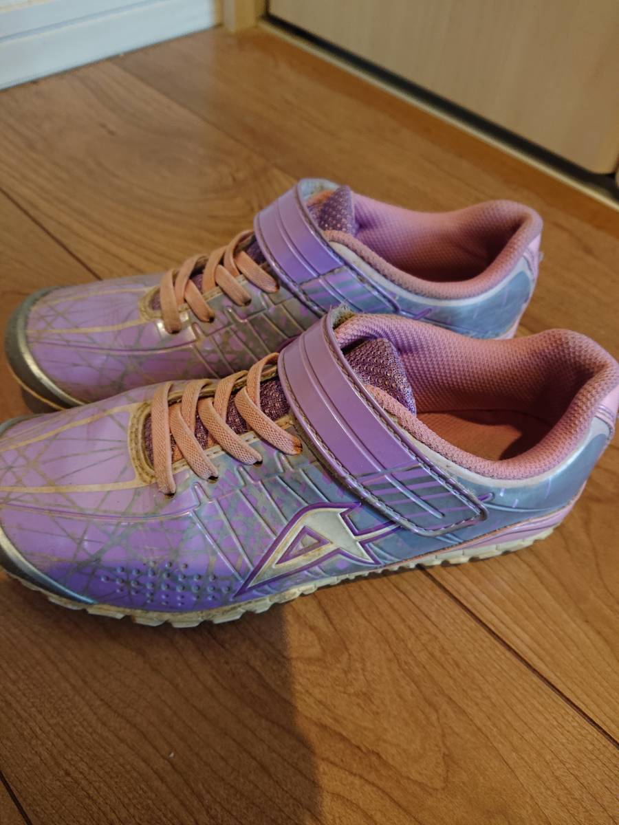 エコ商品タンス整理品小学生女の子スニーカー運動靴ピンク匂い汚れeco上履き靴下ソックス スクールシューズ 上履き 売買されたオークション情報 Yahooの商品情報をアーカイブ公開 オークファン Aucfan Com