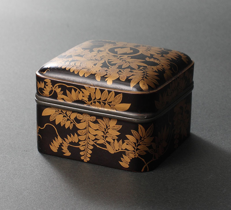 黒漆塗 金蒔絵 菊御紋 長方盆 漆器 茶道具 昭和レトロ 茶道具 香合 錫縁 漆器 唐草文 蒔絵 香箱 小箱 うるし 三つ日の丸扇