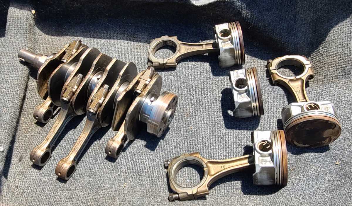 スバル　S203 GC8?　ej20の部品　クランク ピストン鍛造EJ207