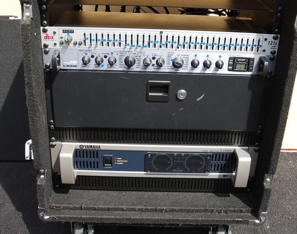 ☆綺麗【 ヤマハ / YAMAHA パワーアンプ P2500S ②dbx 131S Graphic