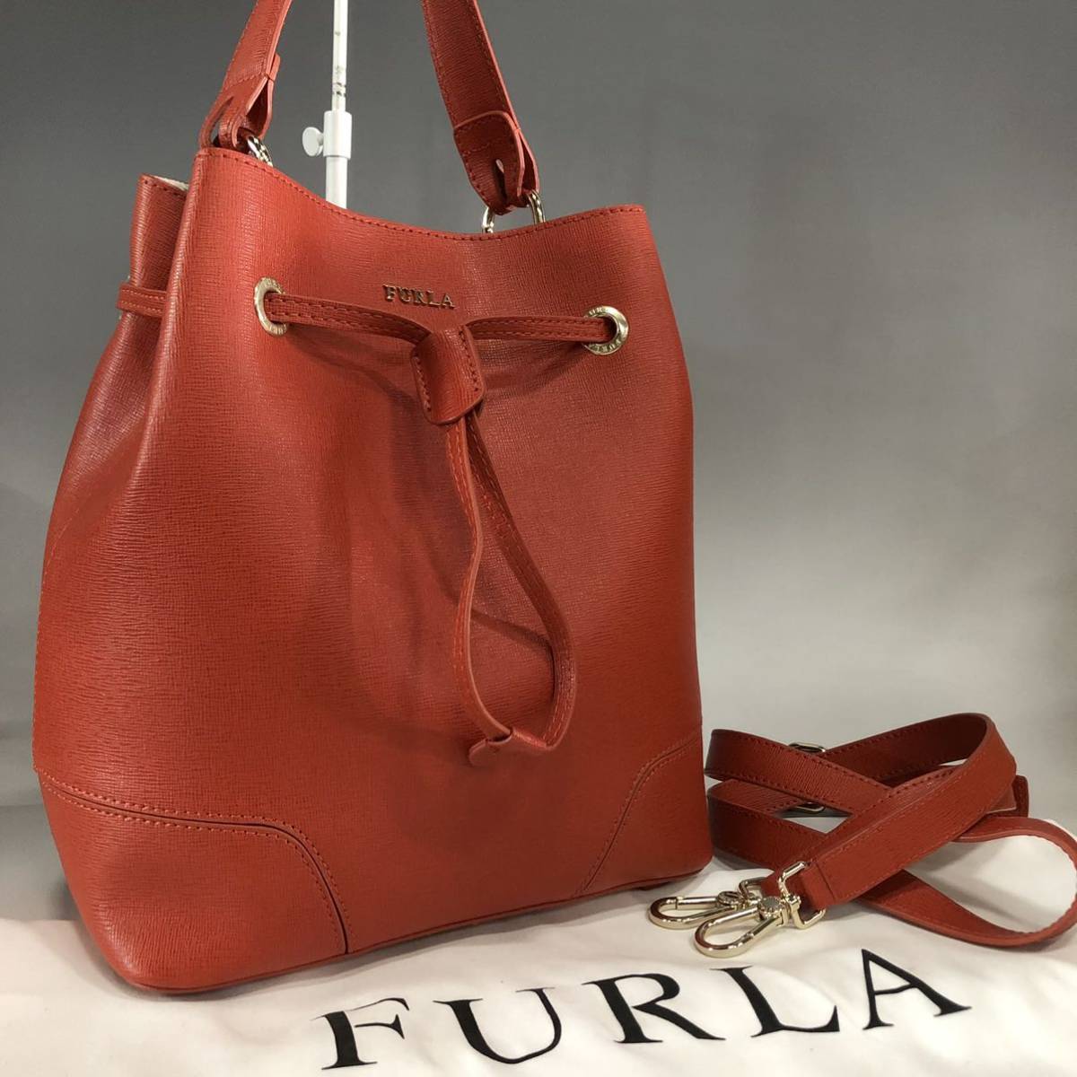 美品 FURLA フルラ 2WAY オールレザー 巾着型 ショルダーバッグ 