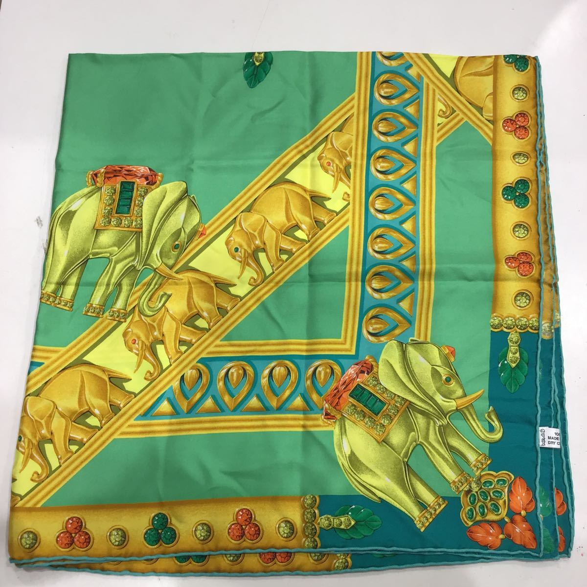 Cartier シルク ストール 象のデザイン スカーフ シルクスカーフ - Thompson グリーン ストール シルク100% 未