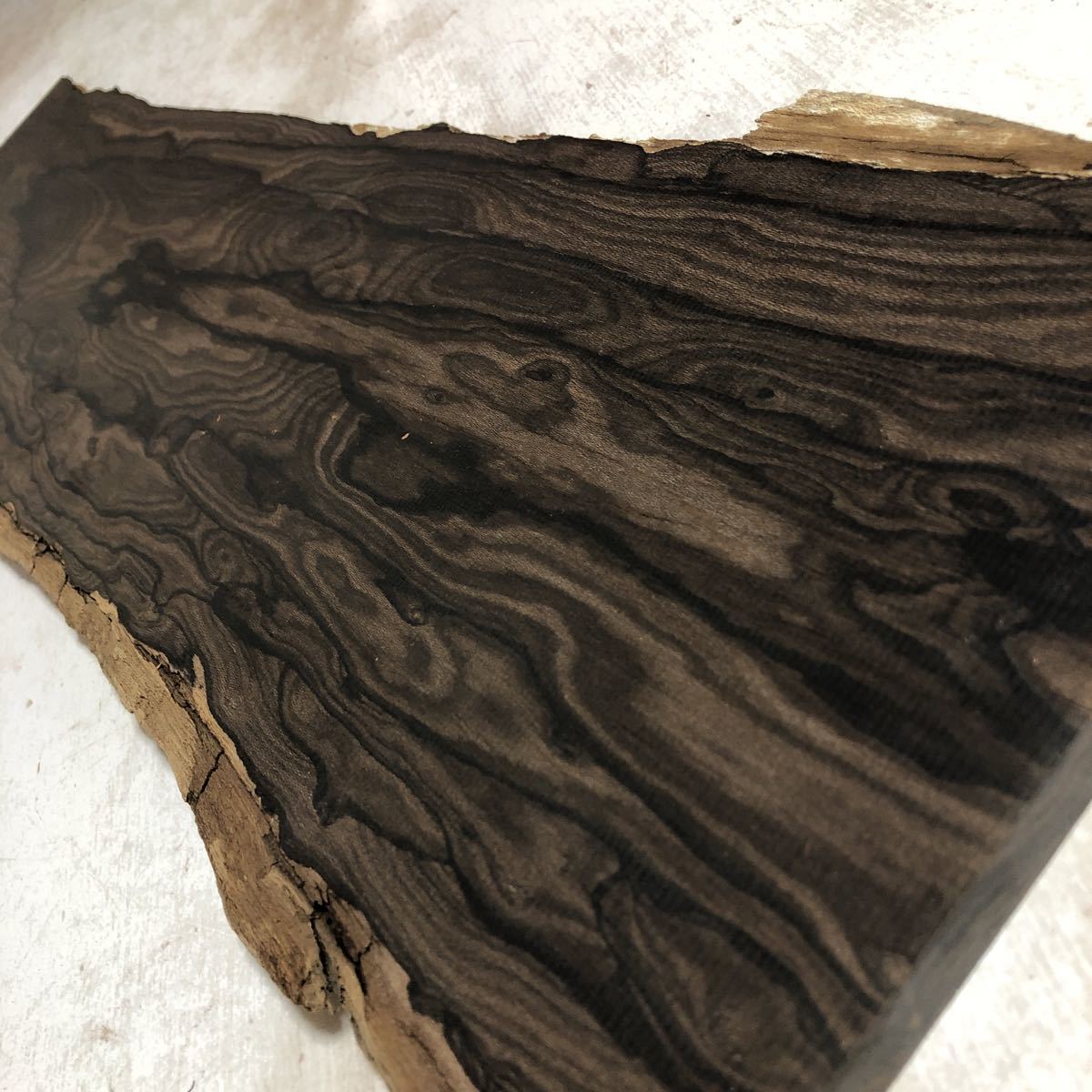 シャム柿 美杢 12 100サイズ 最大幅180 シラタに割れ 腐り 黒檀 こくたん 売買されたオークション情報 Yahooの商品情報をアーカイブ公開 オークファン Aucfan Com