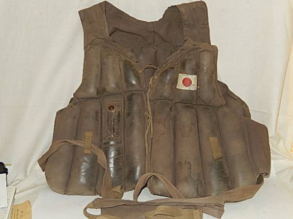 初だし品 稀少 日本海軍 救命胴衣 カポック 戦闘機(制服)｜売買された