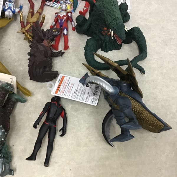 訳あり - Yahoo!オークション 「ウルトラマン ベリアル ソフビ」の落札