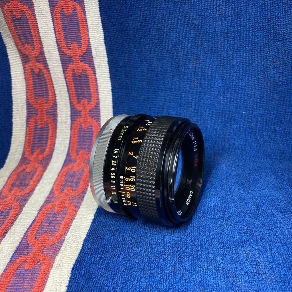 ランダム1種 トレーディング A（全20種 ⁄ スクウェア缶バッジ