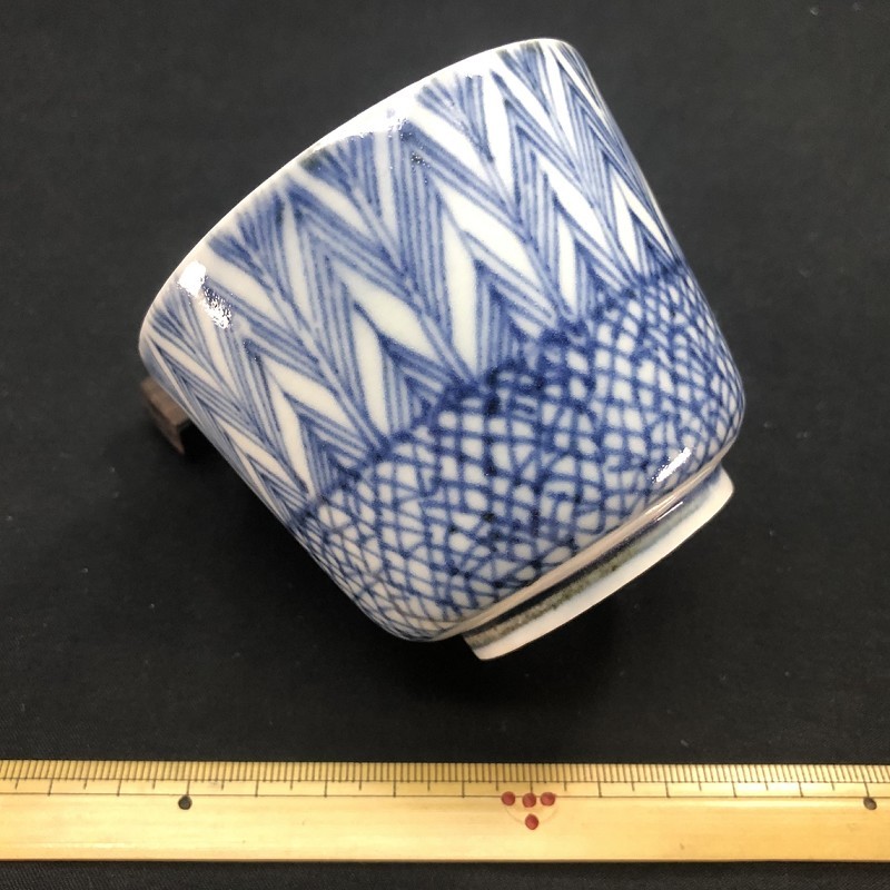 古伊万里 蕎麦猪口 - 向付 氷裂撫子文 江戸中期 ベタ底 古美術