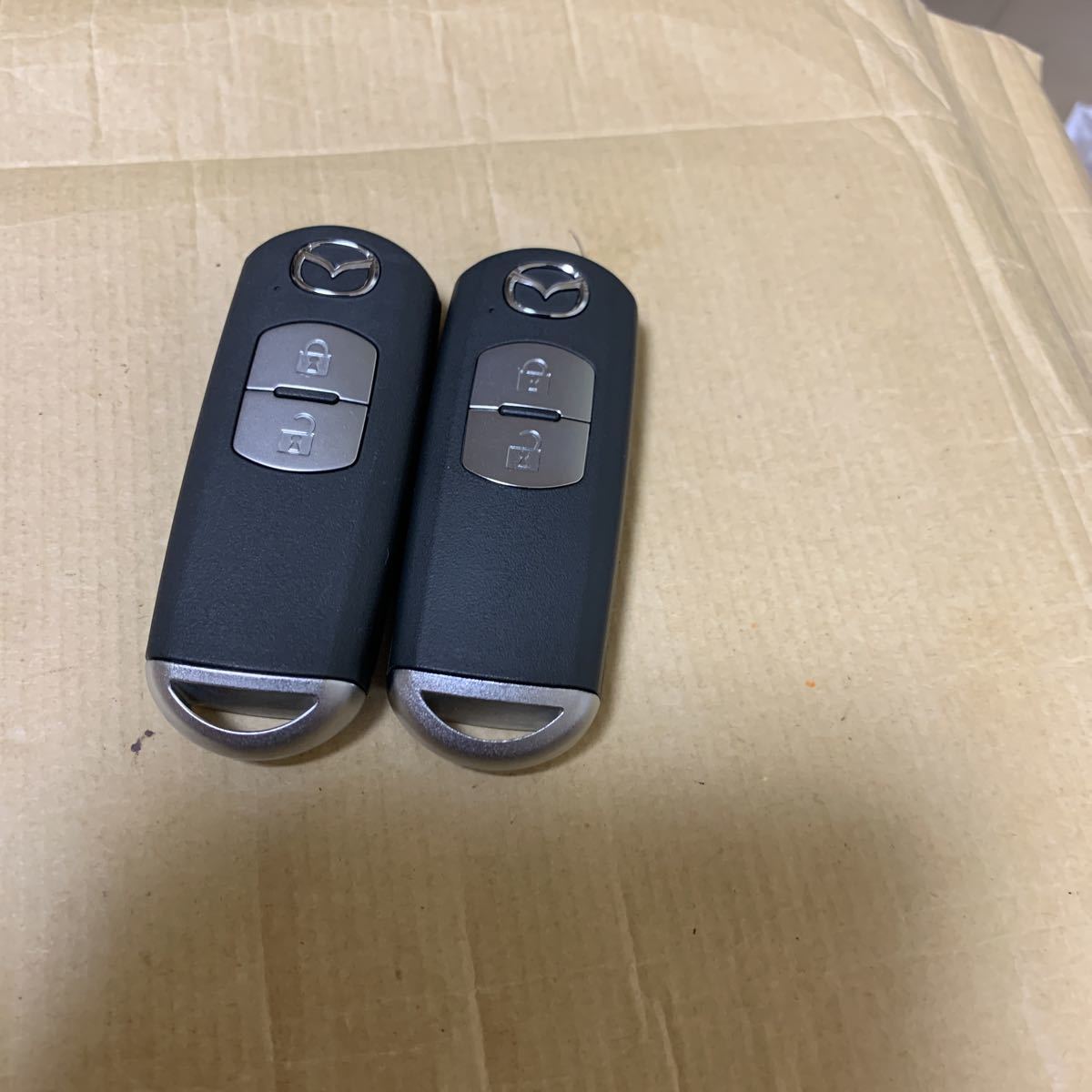 得価，本物保証 保管品他 マツダ純正 スマートキー CX-5 アテンザ アクセラ CX系 デミオ等 2ボタン 007YUUL0635 他 2個セット 07(マツダ)｜売買されたオークション情報、yahooの商品情報をアーカイブ公開 - オークフ マツダ