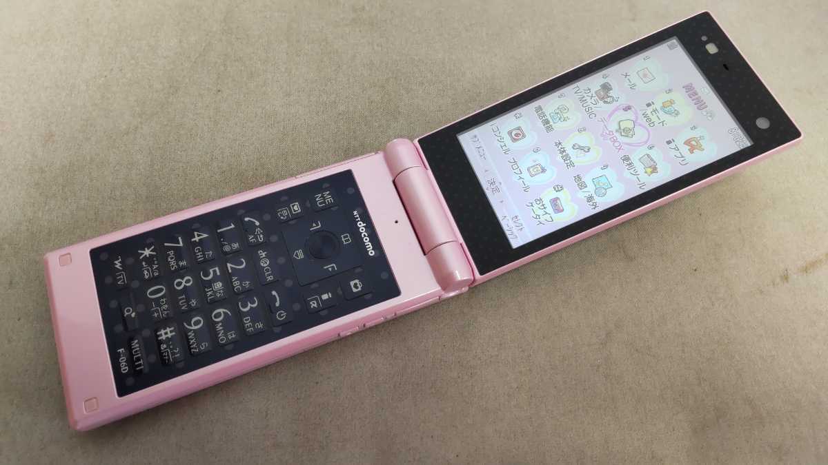 F-06D docomo ハッピーピンク STYLE series Girls