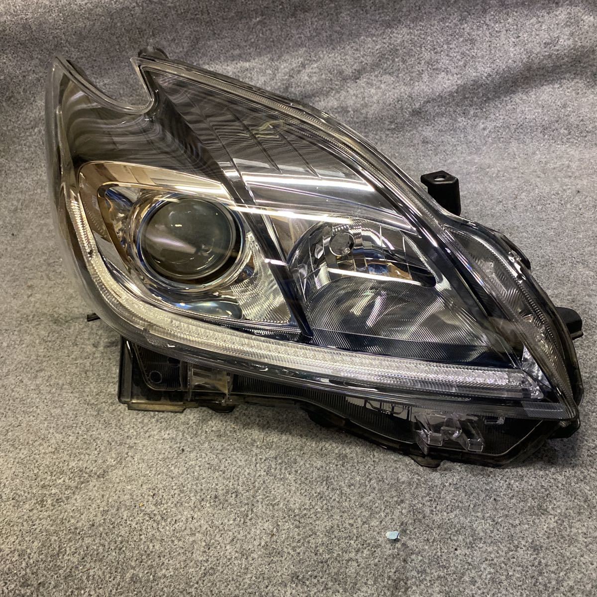 プリウス ZVW30 後期 HID ヘッドライト トヨタ 純正 KOITO 0 47-52 