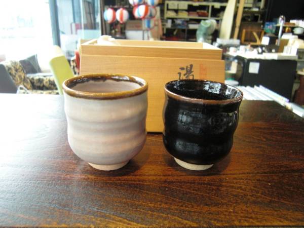 ◎。越中瀬戸焼 千寿窯 吉野香岳 夫婦茶碗 箱あり 根店(湯呑み、カップ