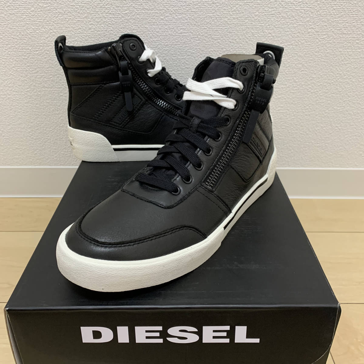 新品 未使用/箱付き/定価25，300円》DIESEL ディーゼル メンズ 27cm 