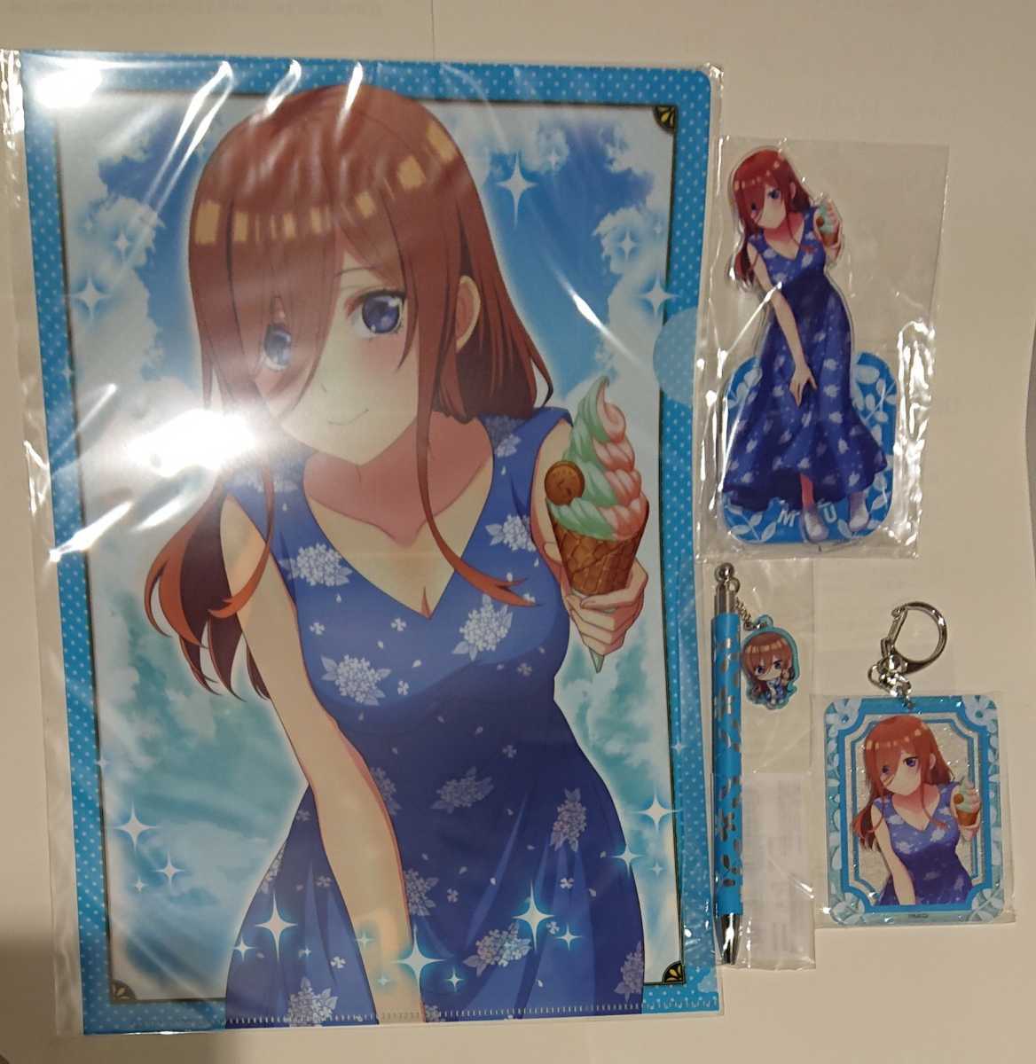 五等分の花嫁　セガ　summer vacation アクリルキーホルダー　box 五等分の花嫁☆セガ限定☆summer vacation ver☆中野三玖☆アクリル