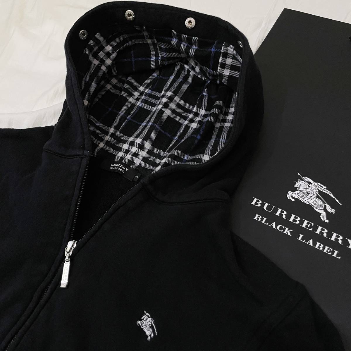 レア BURBERRY BLACK LABEL バーバリーブラックレーベル スゥエットパーカー フード内ノバチェック ホース刺繍 人気の黒 3(L) #1879