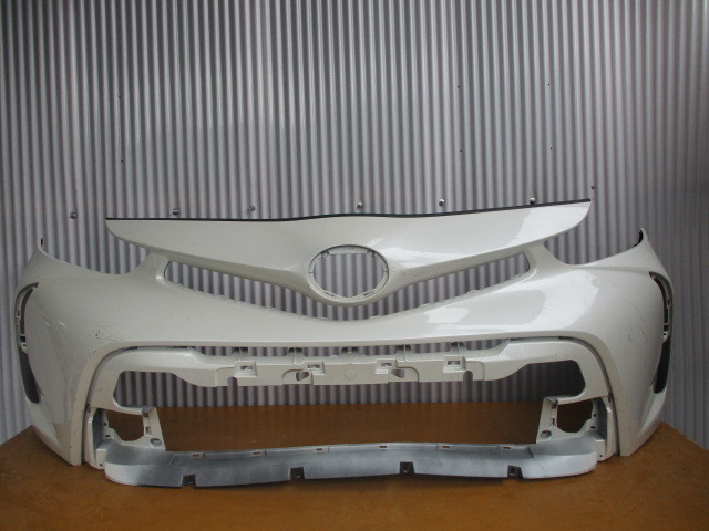 U13025 プリウスα ZVW40W ZVW41W 純正 後期 フロントバンパー 52119-47650 パール 2110