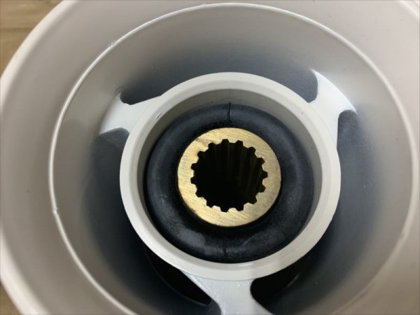 【得価， SALE】 YAMAHA60～130hp用 13-1/4 ×17ペラ　旧2スト船外機対応/送料込み/大量入荷！ 