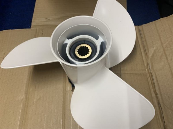 【得価， SALE】 YAMAHA60～130hp用 13-1/4 ×17ペラ　旧2スト船外機対応/送料込み/大量入荷！ 