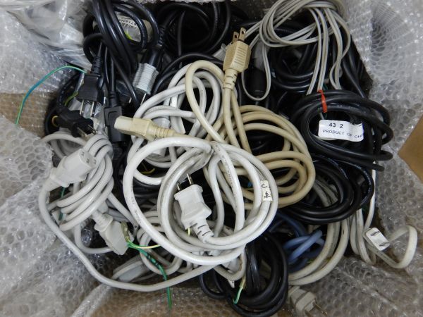 3640 Pc用 電源ケーブル 電源コード まとめて 大量約10キロ ジャンク ケーブル コネクタ 売買されたオークション情報 Yahooの商品情報をアーカイブ公開 オークファン Aucfan Com