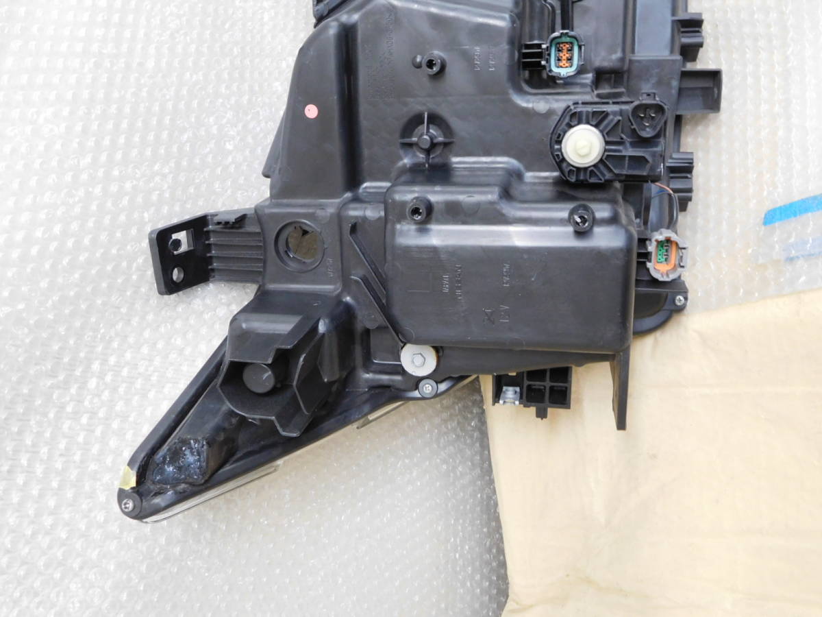 2H1910 美品 E52 エルグランド 後期 ヘッドライト 左 L ハイウェイ