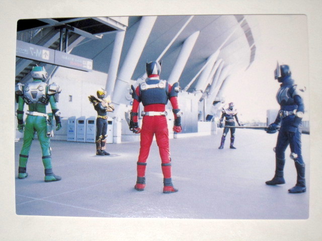 Calbee Magazinez ライダーチップスr 仮面ライダー龍騎 ナイト ゾルダ 王蛇vs仮面ライダーオーディン No 356 カード 仮面ライダー 売買されたオークション情報 Yahooの商品情報をアーカイブ公開 オークファン Aucfan Com