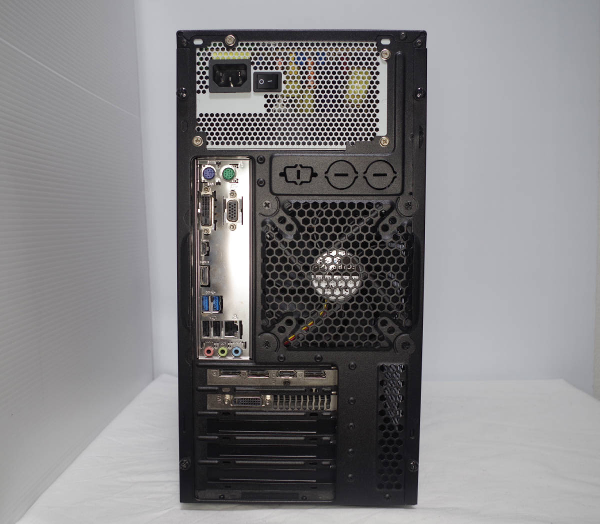 ◇水冷◇Core i7-9700◇SSD500GB◇16GB◇HDD 1TB DVD◇LEVEL-R040-i7 